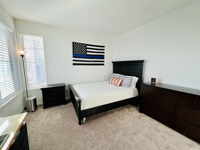 Building Photo - 15557 W 95th Ave