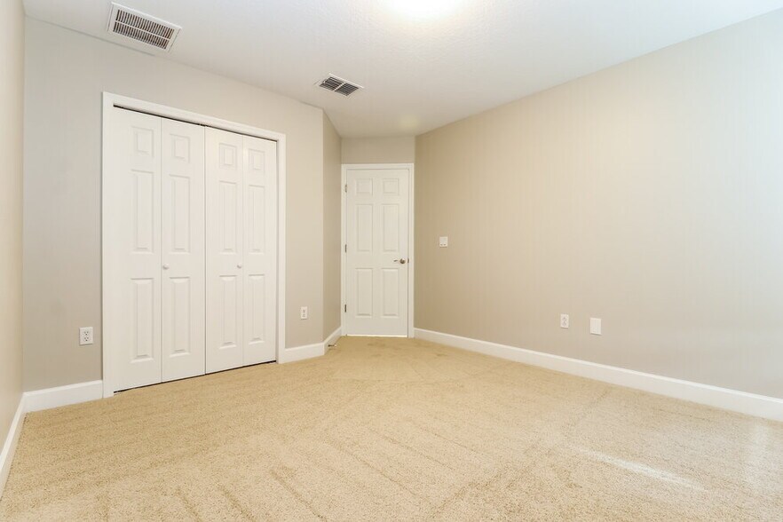 Building Photo - 5235 Greystone Dr
