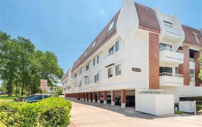 Building Photo - 3115 Helms St