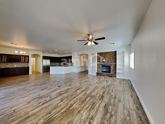 Building Photo - 8135 W Deanna Dr