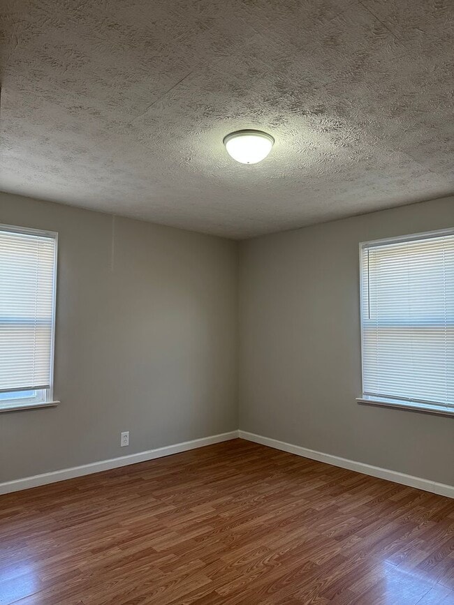 Building Photo - 741 E Mithoff St