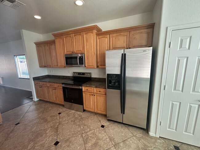 Building Photo - 16024 W Gelding Dr