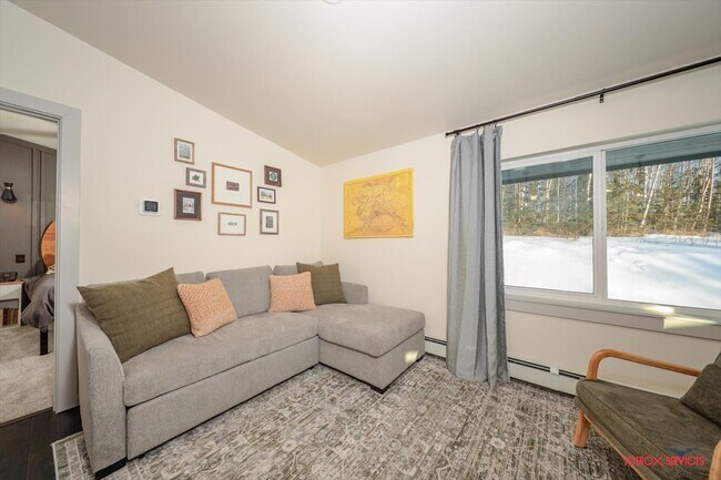 Building Photo - 7427 Twin Lakes Dr