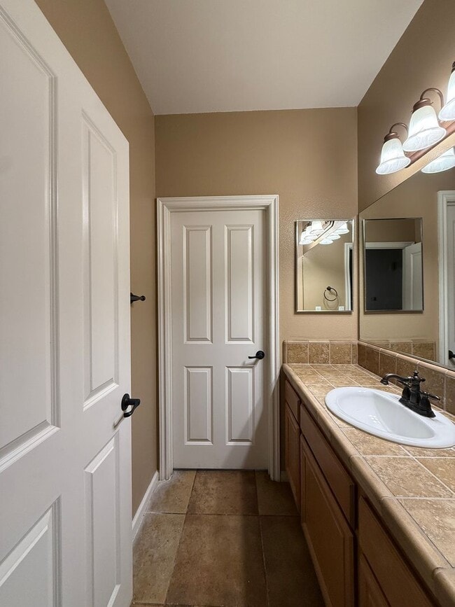 Building Photo - Centrally Located Single Story Home in Traditions