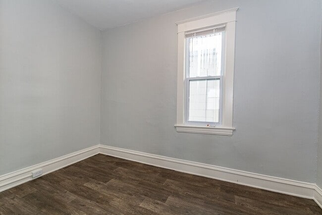 Building Photo - 924 Nagold St NW