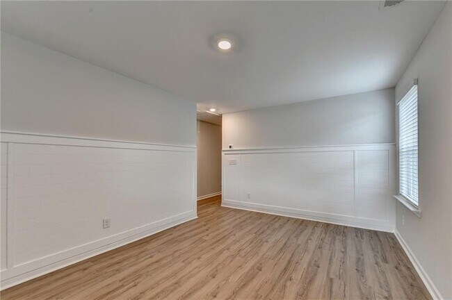 Building Photo - 175 Grey Falcon Ave