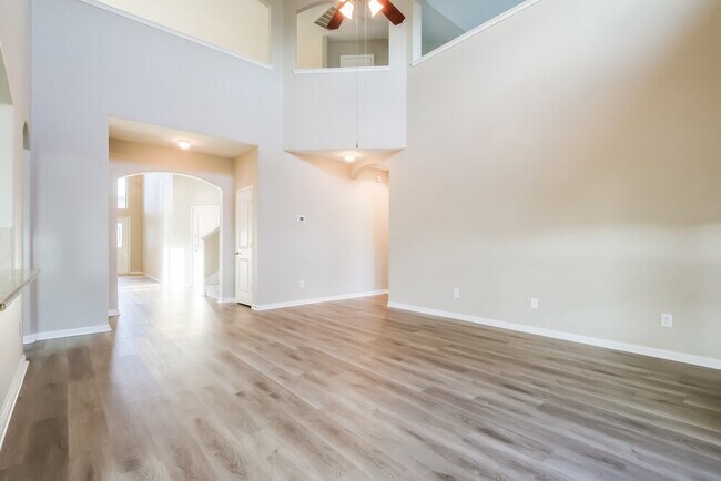 Building Photo - 3015 Rose Trace Dr