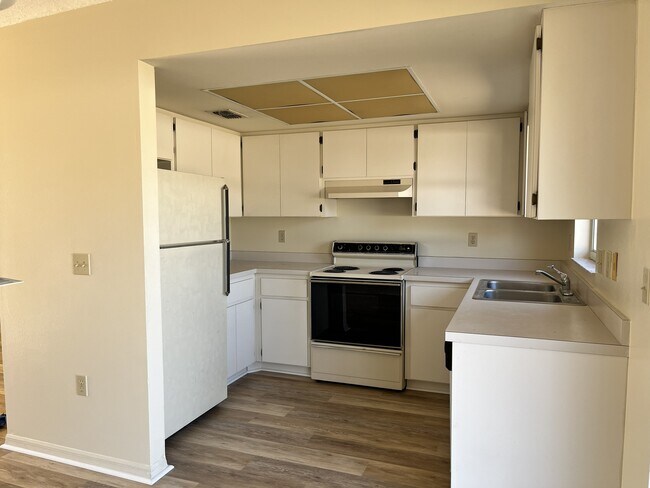 Building Photo - 4993 Reagen Way