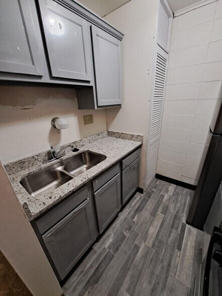 Building Photo - 1836 North Star Rd