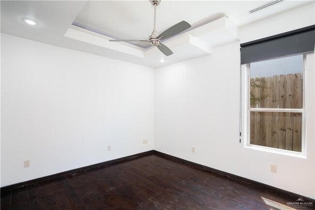 Building Photo - 4701 Sweetwater Ave