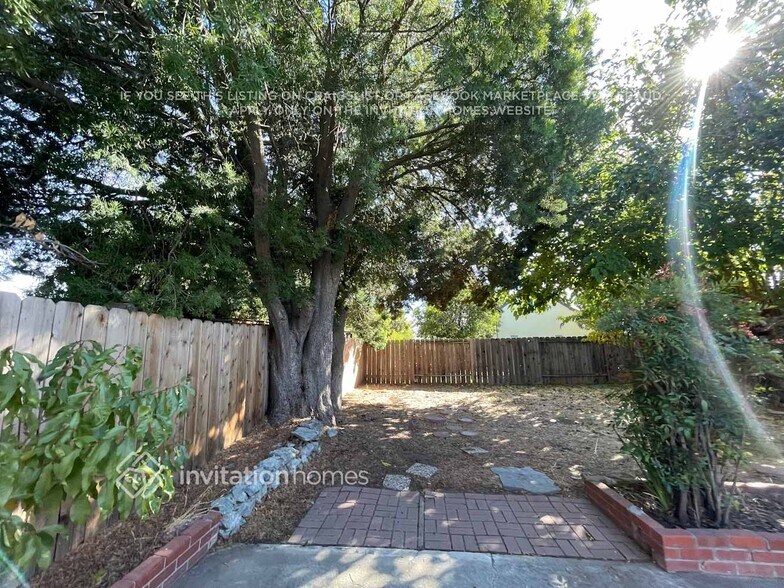 Building Photo - 3823 Shasta Cir