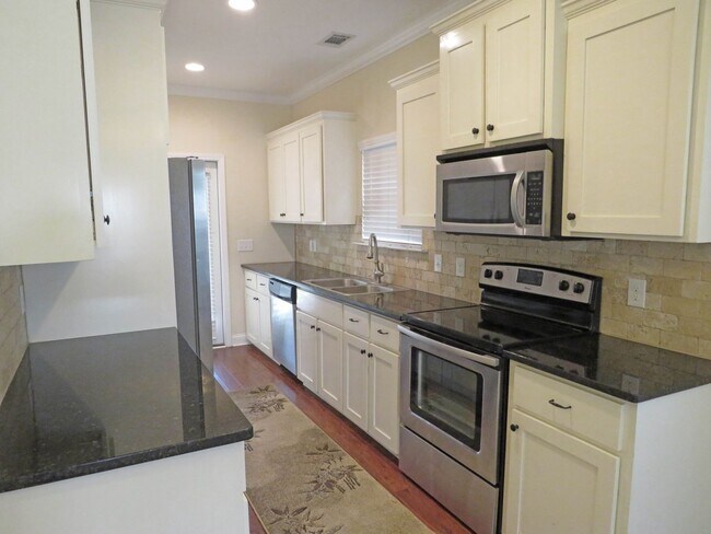 Building Photo - AVAILABLE SEPTEMBER, 2023