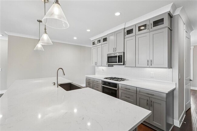 Building Photo - 6075 Webster Cir