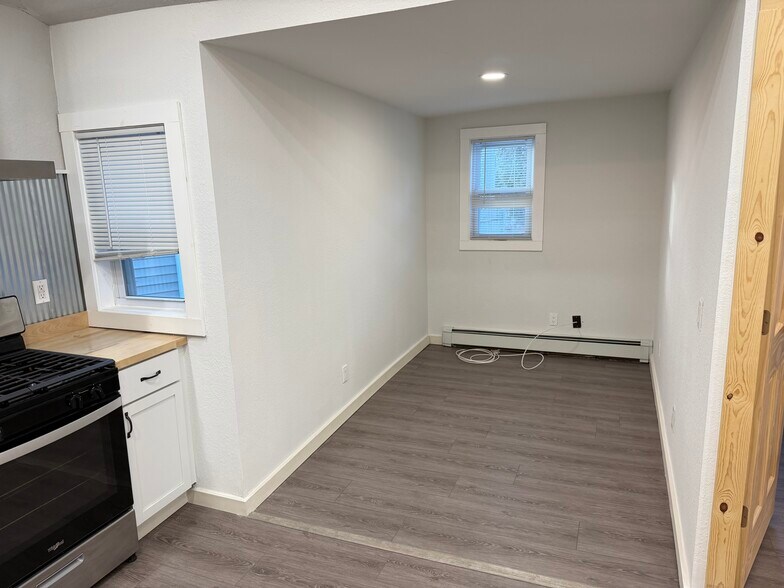 Building Photo - 618 North St