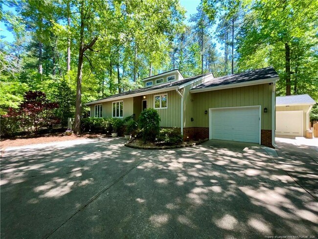 Building Photo - 1710 Chateau Cir