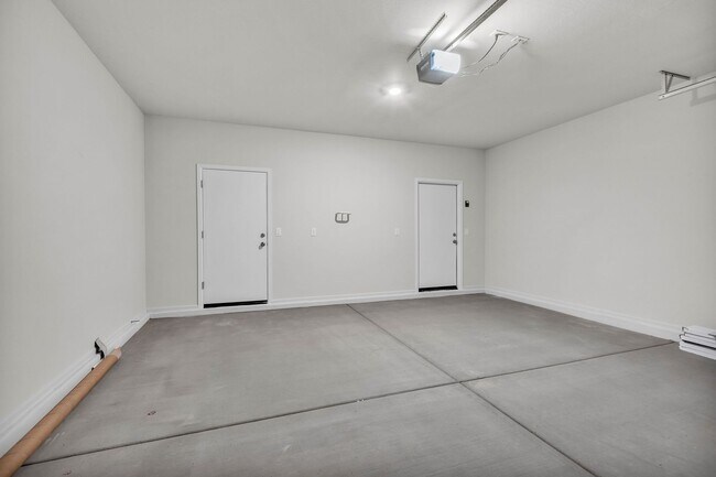 Building Photo - 17996 W Sand Hls Dr