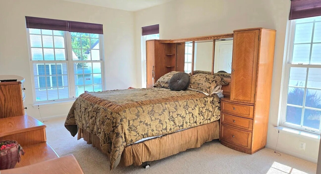 Building Photo - 638 Hunters Rd