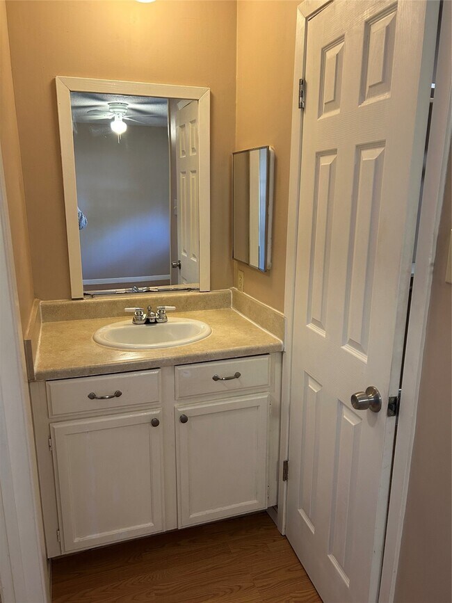 Building Photo - 10018 Valley Wind Dr