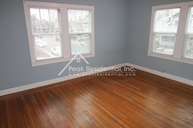 Building Photo - 1156 Santa Barbara St