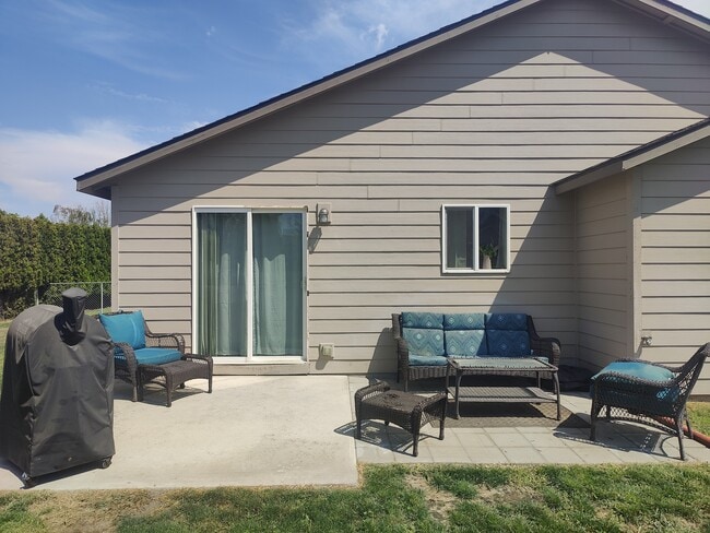 Building Photo - 5310 Arthur Ln