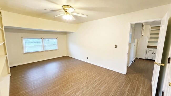 Building Photo - Charming 3/1 in Midwest City-Remodeled