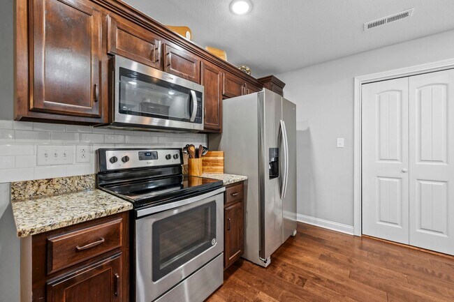 Building Photo - 1048 Harrison Way