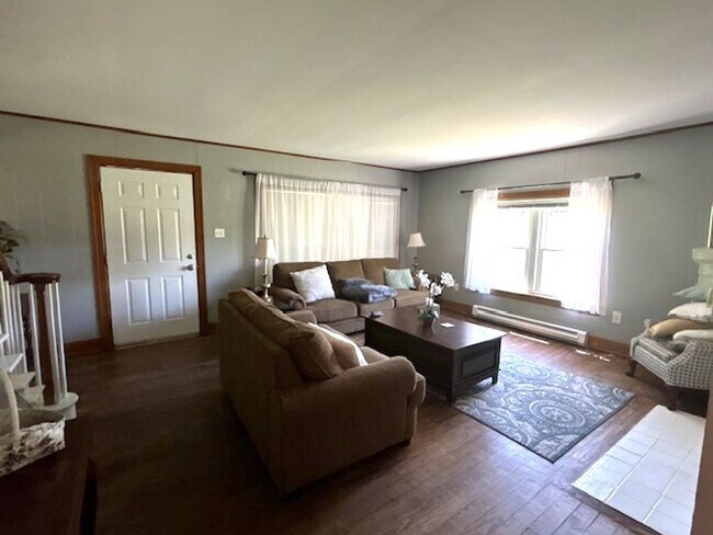 Building Photo - Country Living in Fayette County           20260515