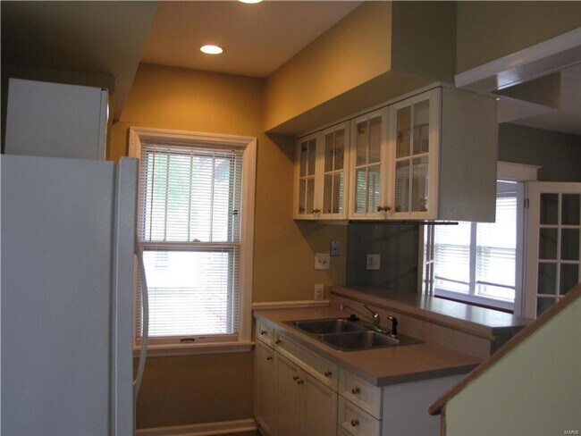 Building Photo - 1313 Claytonia Terrace