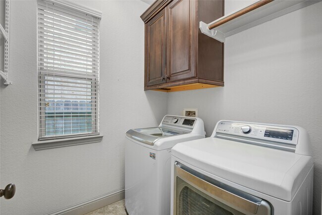 Building Photo - 1644 Longwood Glen Ln