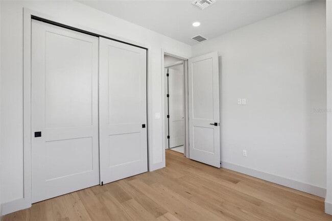 Building Photo - 1412 S Moody Ave