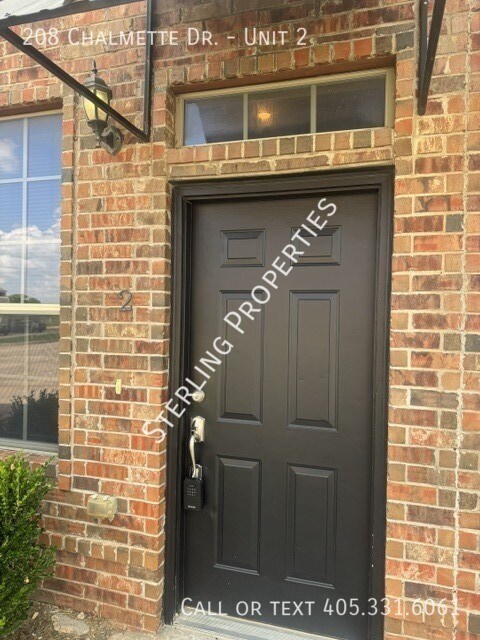 Building Photo - 208 Chalmette Dr