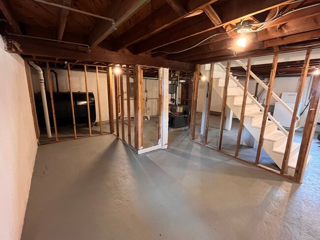 Building Photo - 15 Faulise Ave