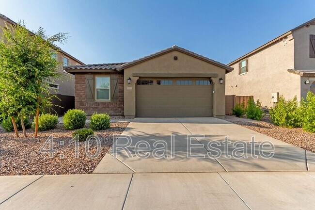 Building Photo - 2222 E Palmdale Ln