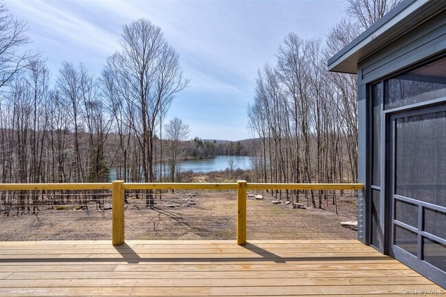 Building Photo - 90 Meadow Ln