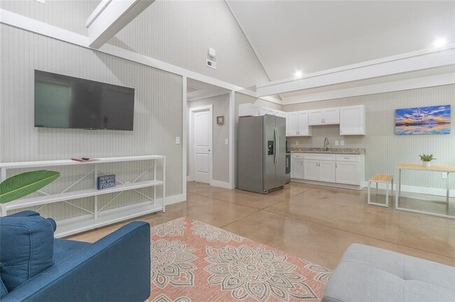 Building Photo - 1027 Smyzer Rd