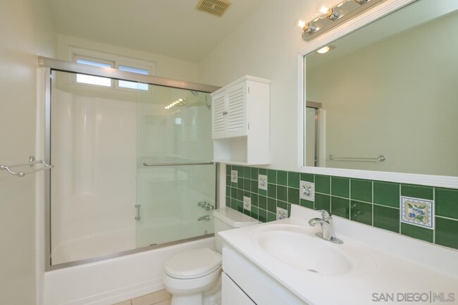 Building Photo - 12319 Hill Country Dr