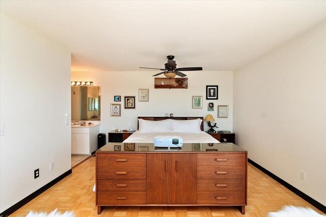 Building Photo - 2112 Southridge Dr