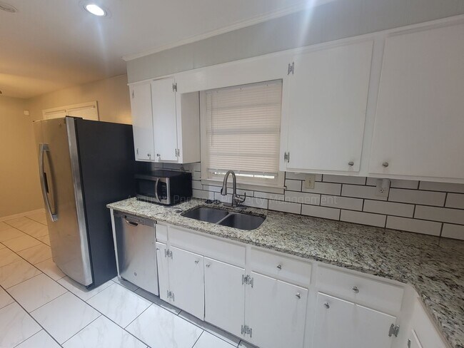 Building Photo - 2614 Glenn Hills Dr