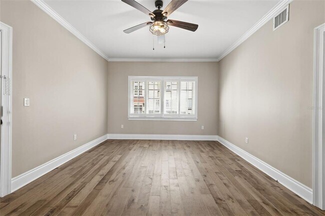 Building Photo - 2117 W Dekle Ave