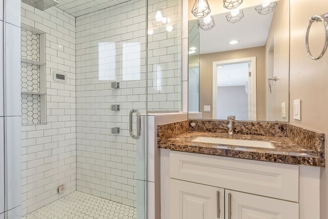 Building Photo - 5-Bedroom Tempe Home with Private Pool, Guest House & Garage Near ASU