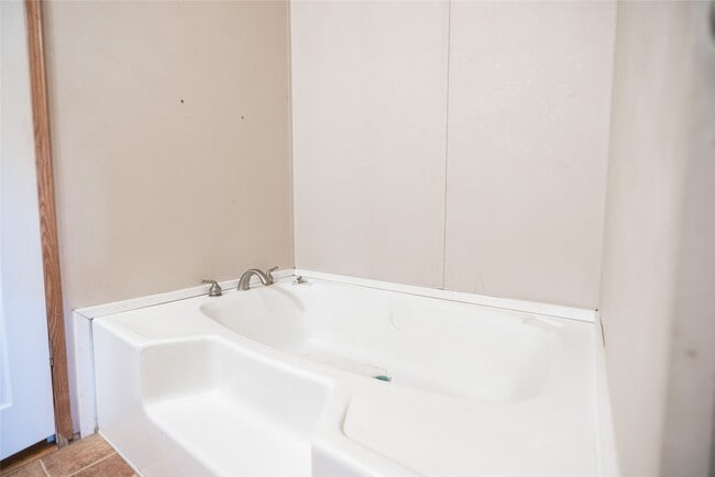 Building Photo - 30620 Vilma Ln