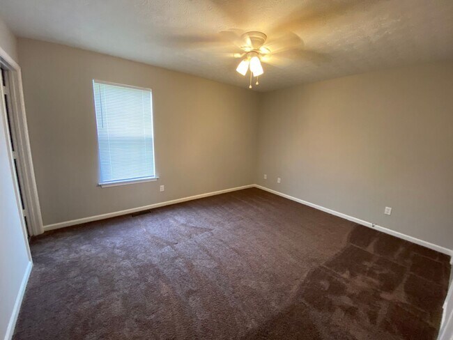 Building Photo - 415 Moonlite Ave