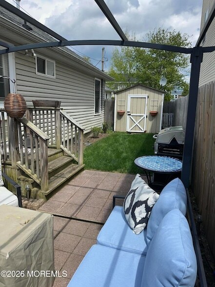 Building Photo - 53 Ideal Ave