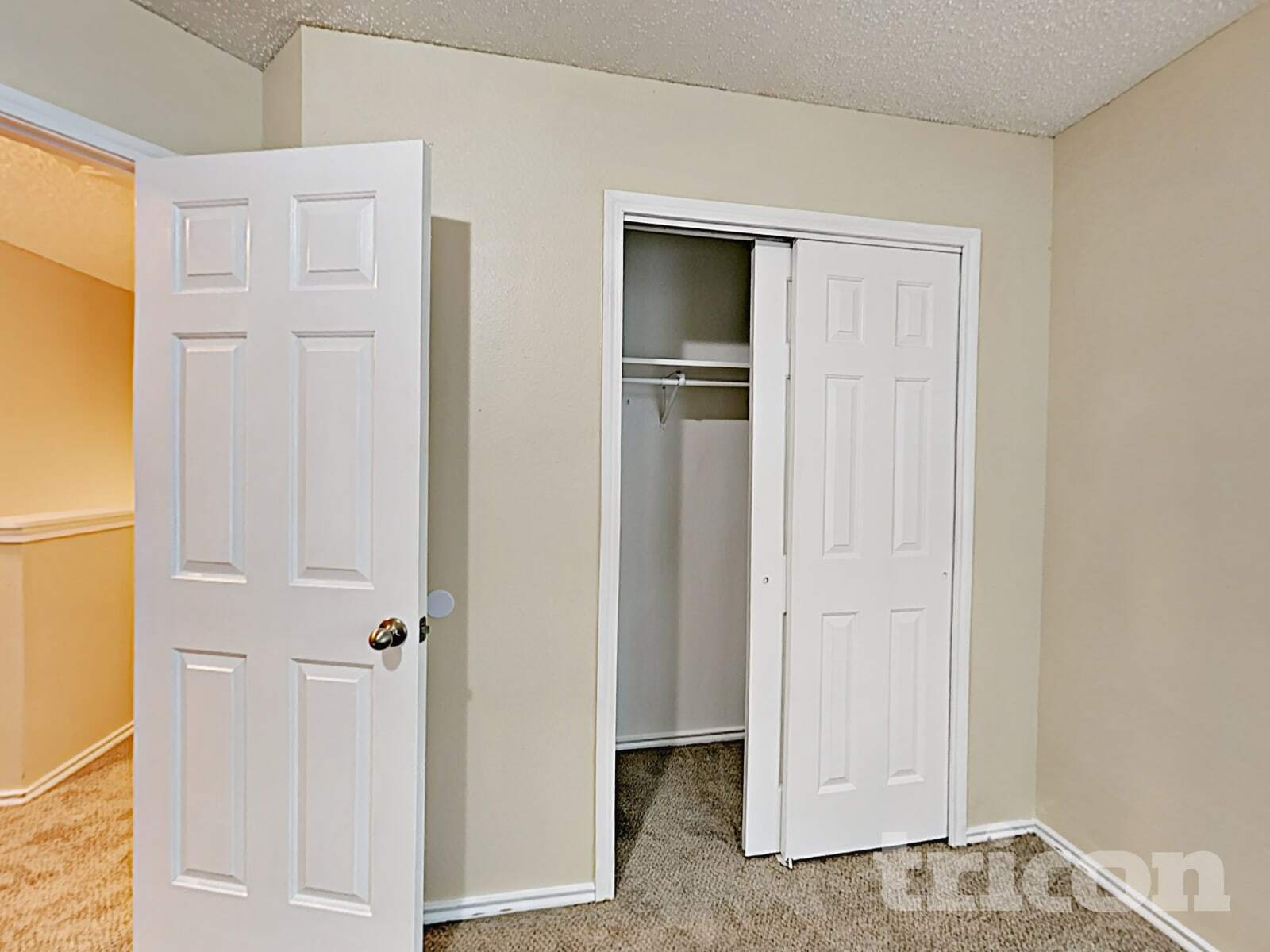 Building Photo - 8055 Chestnut Cedar Dr