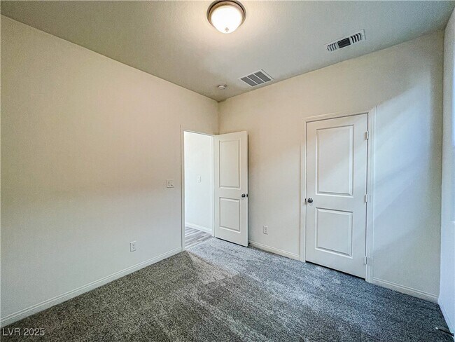 Building Photo - 3212 Segesta Ave