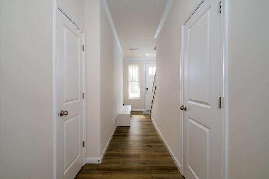 Building Photo - 6135 Snowy Egret Ave