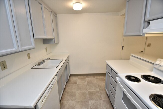 Building Photo - 3846-3846 Westporter Dr