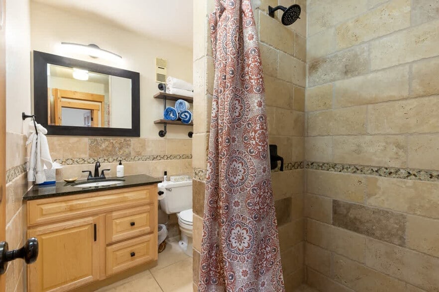 Building Photo - 500-504 4 O'Clock Rd