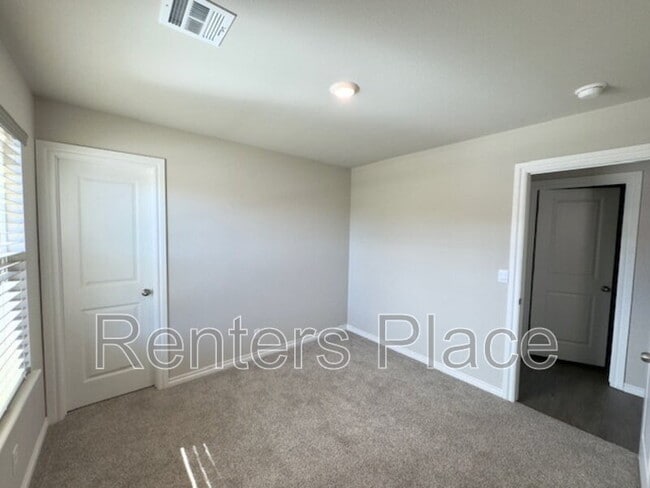 Building Photo - 7203 E 155th Pl S