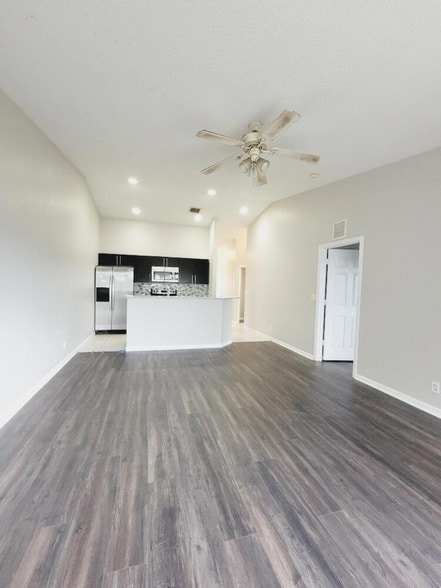 Building Photo - 4536 Oak Terrace Dr